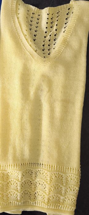 Camisola amarela, em malha fresca, italiana