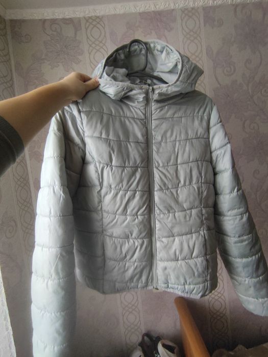 Продам весняну курточку