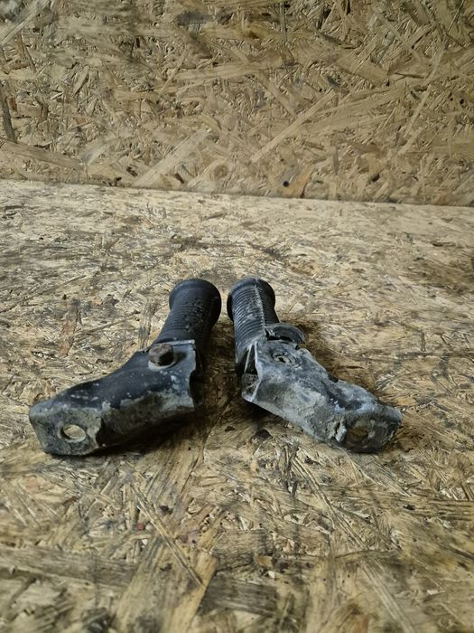 Podnóżki pasażera mz ts