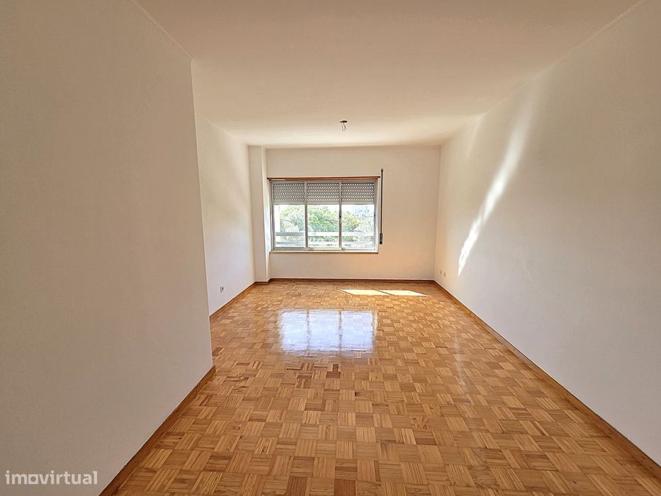 MONTE DA CAPARICA - T3 com Parqueamento