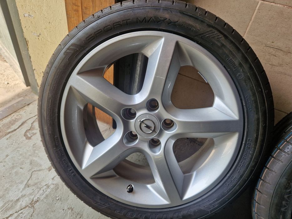 Felgi aluminiowe 17 z oponami letnimi 225/45 R17 do Opla jak nowe