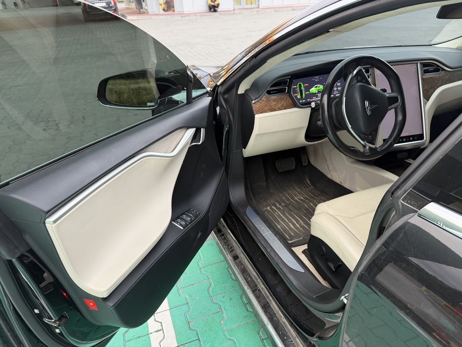 Tesla Model S 75D • 2018 • AWD • Безкоштовний Supercharging • Autopilot • Intel • Білий салон