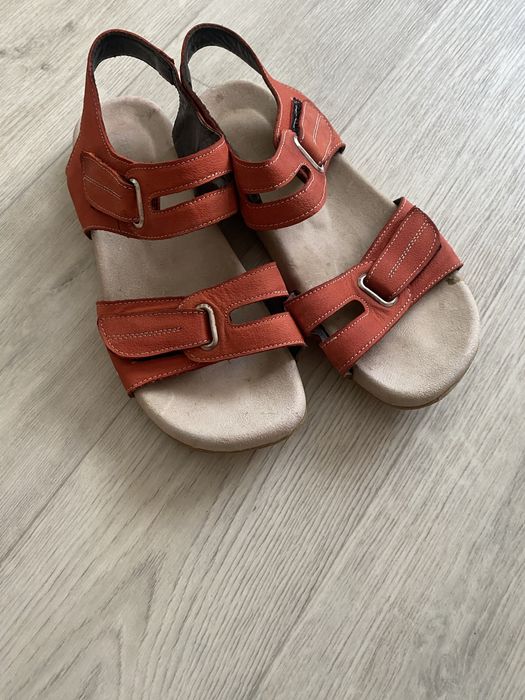 Сандали на девочку