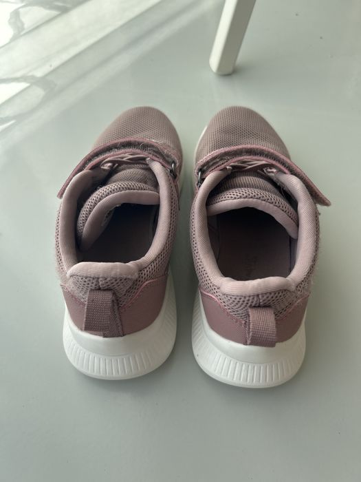 Dziecięce buty sportowe 33
