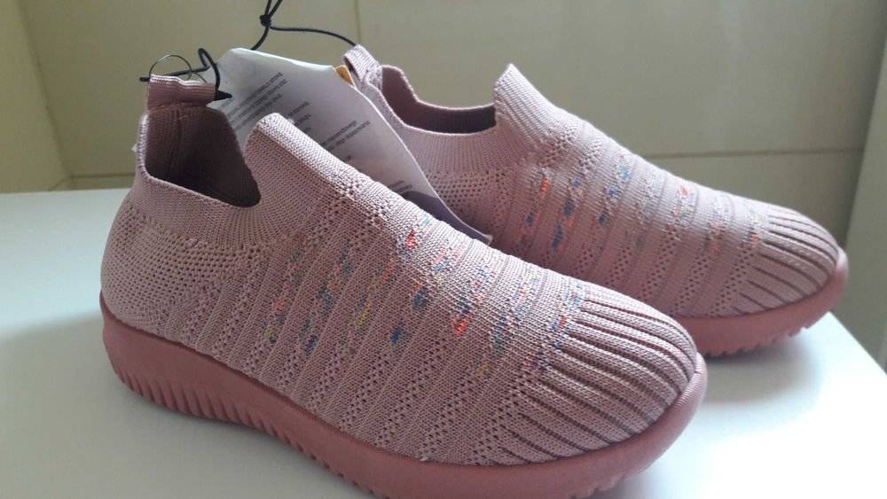 buty / sneakersy/ buty wsuwane / sportowe / rozmiar 29 / 30 NOWE