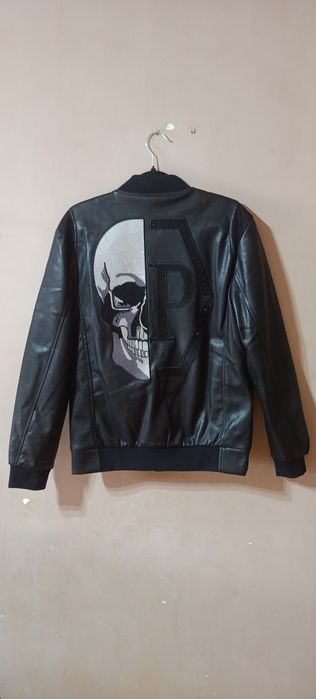 Kurtka z Eko Skóry Czarna Slim Fit Roz.M