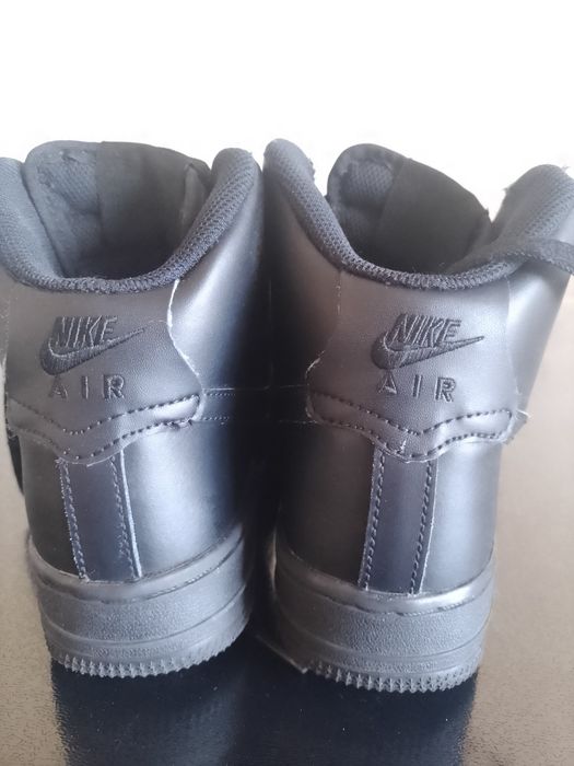 Продам оригінальні шкіряні черевики Nike air розмір 37,5