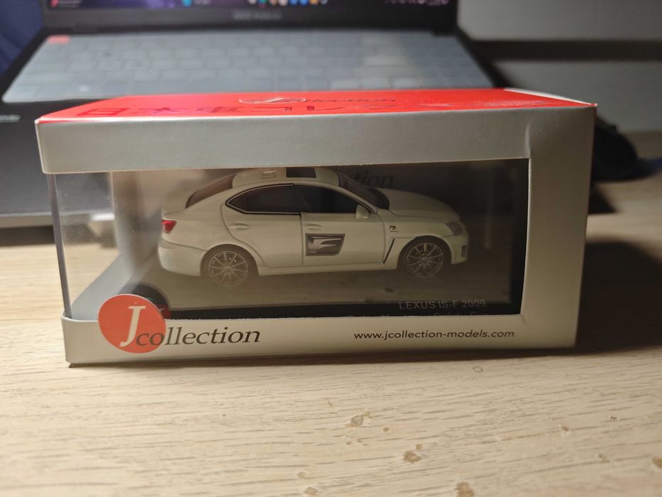 1/43 Miniatura lexus IS F Safety Car