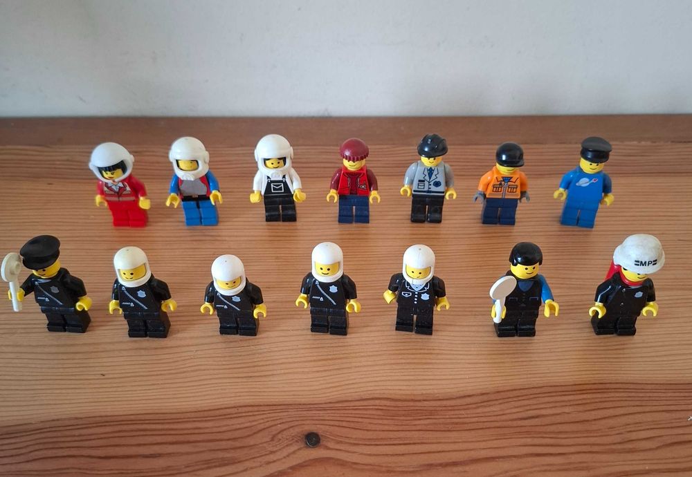 Lego - Bonecos / Figuras Policias e Outros ( Antigos )