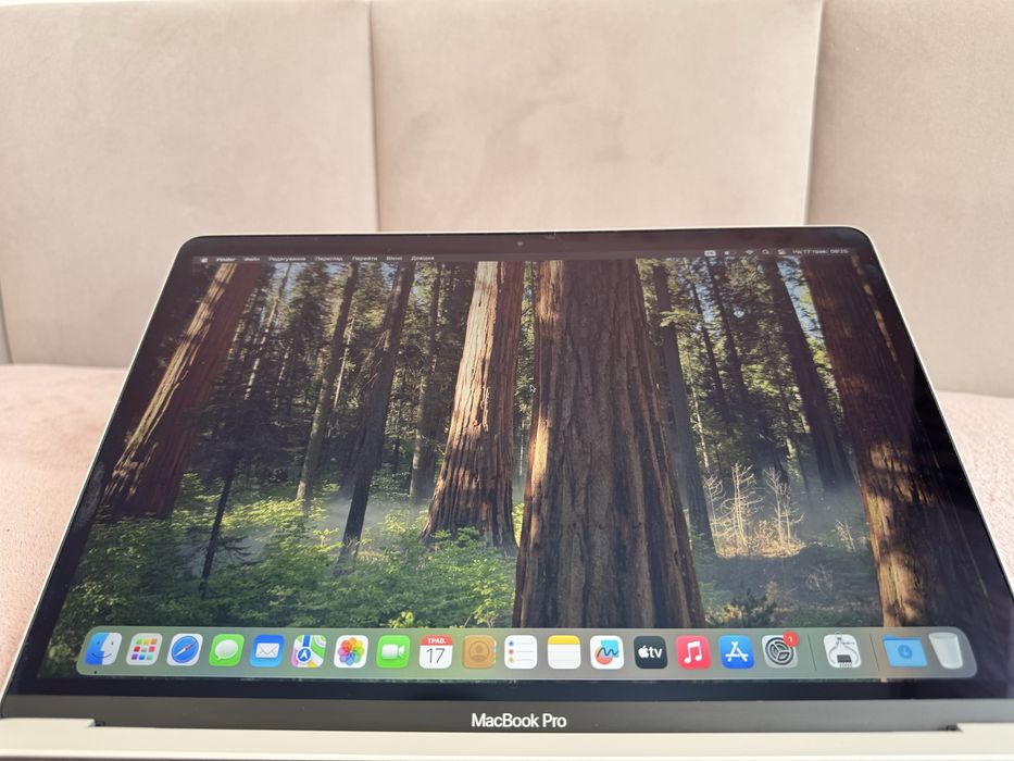 MacBook Pro 13 2019 / i5 2.4GHz / 16GB RAM / 256SSD / Retina A1989