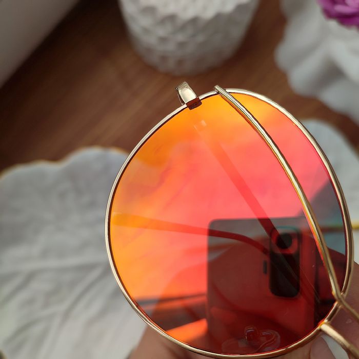 Стильні жіночі окуляри в металічний оправі