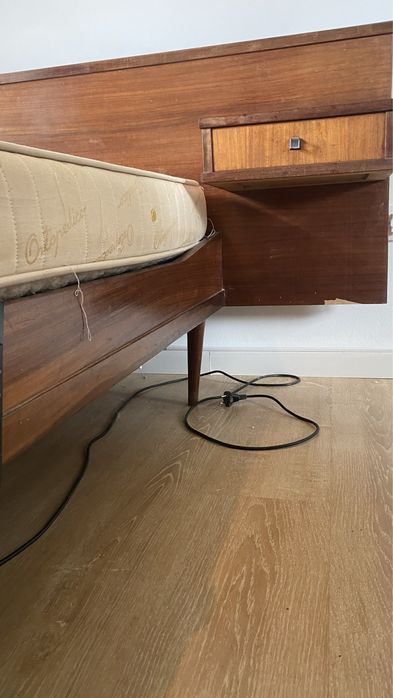 Cama Olaio c Mesas de Cabeceira - colecção anos 50
