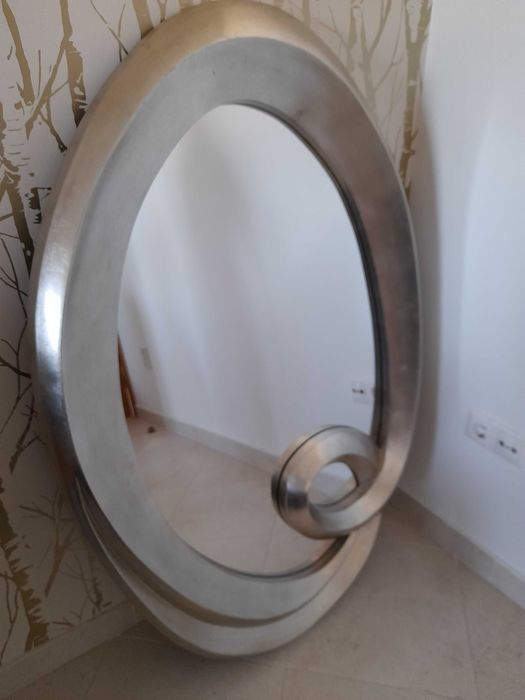 Espelho oval dourado