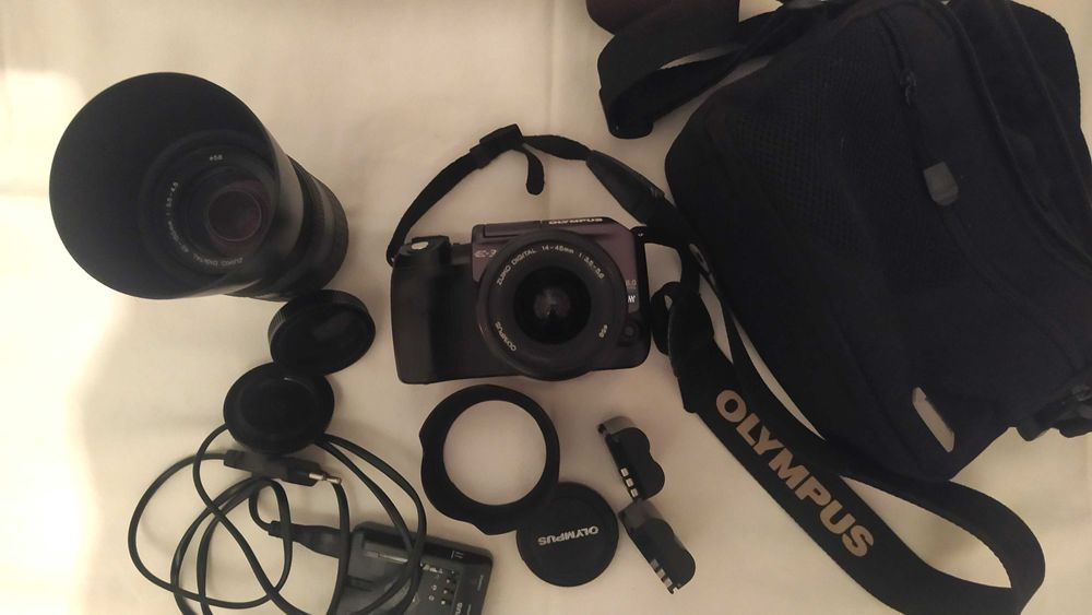 OLYMPUS E-300 Digital Camera