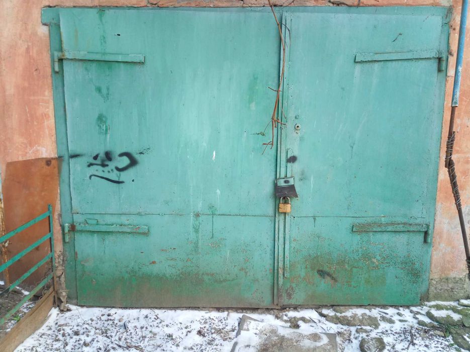 Продається 3 кімнатна Квартира + Гараж в Самборі