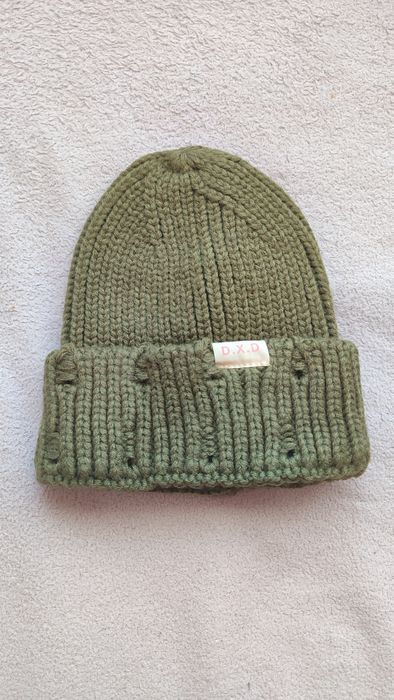 Рвана дитяча шапка