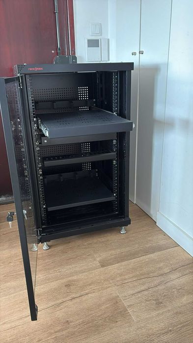 Rack Matic 20U - 60x60x99 cm e pés