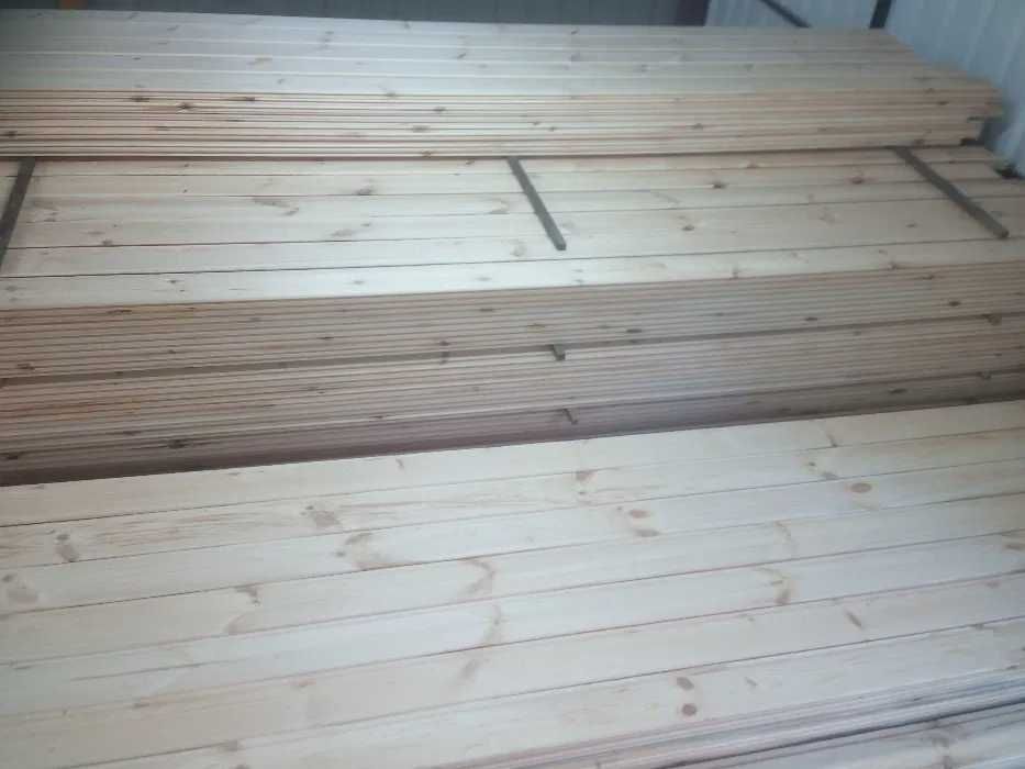 Sosnowa podbitka dachowa