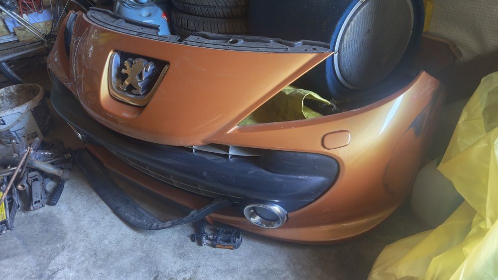 Zderzak przedni peugeot 207