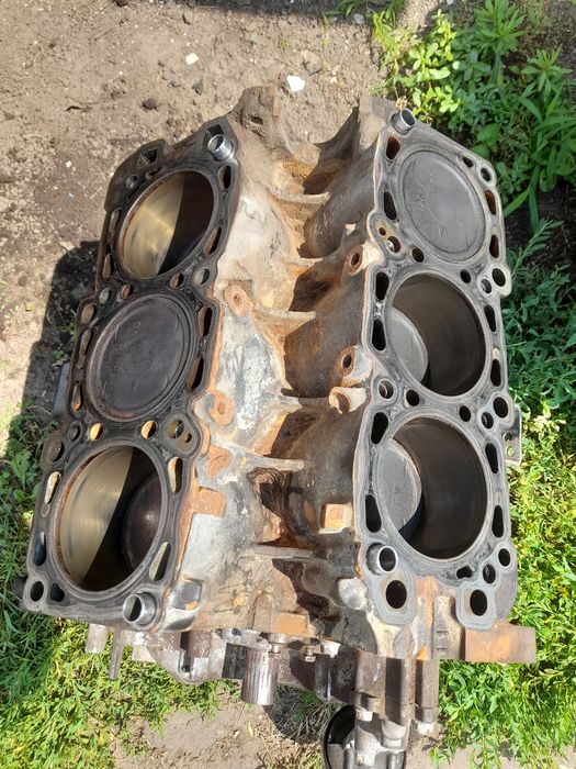 Блок двигателя Пенёк для Митсубиси Паджеро Спорт 1