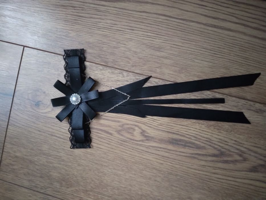 Krawatka damska, broszka do koszuli