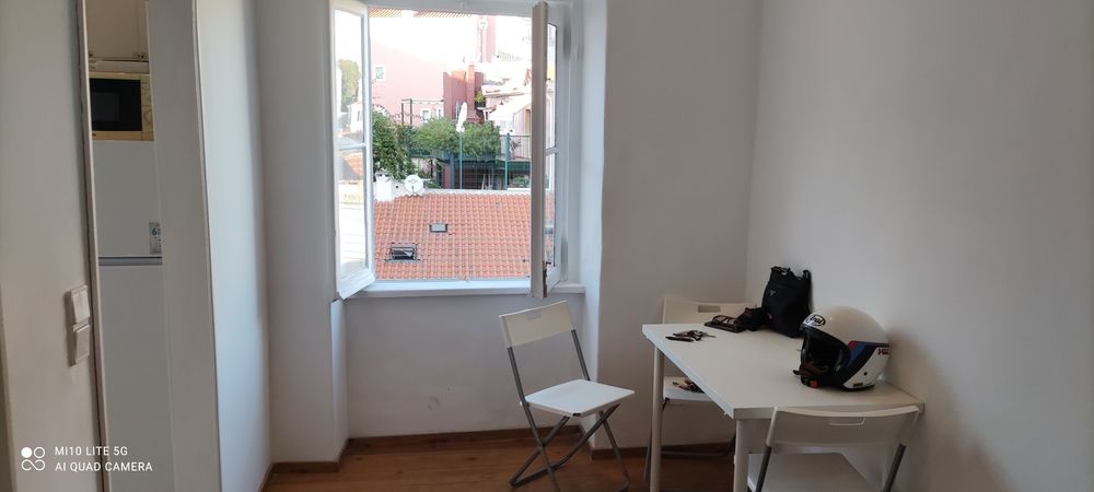 T-1 mobilado,Equipado+PÁTIO.Alfama,CentroLisboa. só RENDA+ CAUÇÃO.