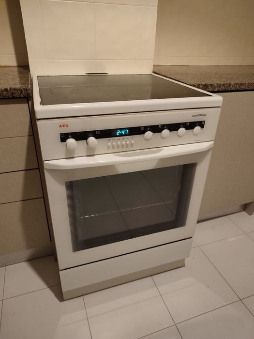 Forno e placa cerâmica AEG
