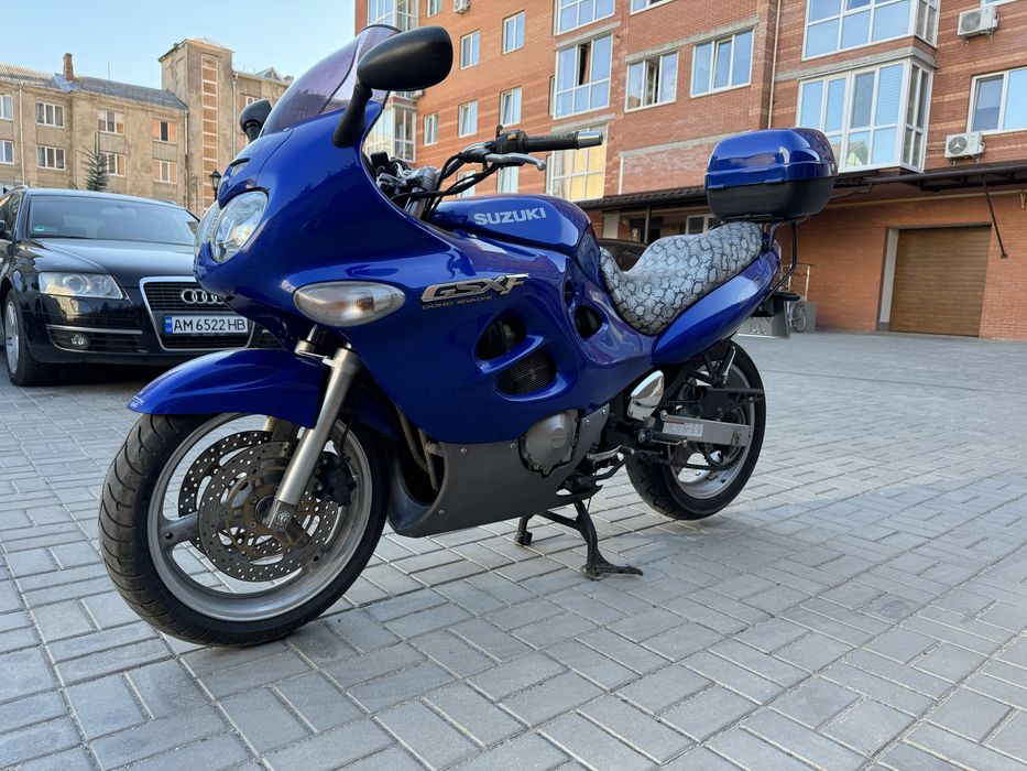 Suzuki GSX600F Katana