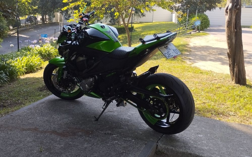 Moto Kawasaki Z800
