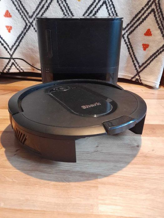 Robot sprzątający Shark RV1100S1EU.