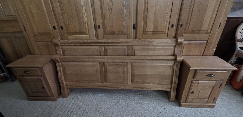 Łóżko, szafa, toaletka, sypialnia dębowa