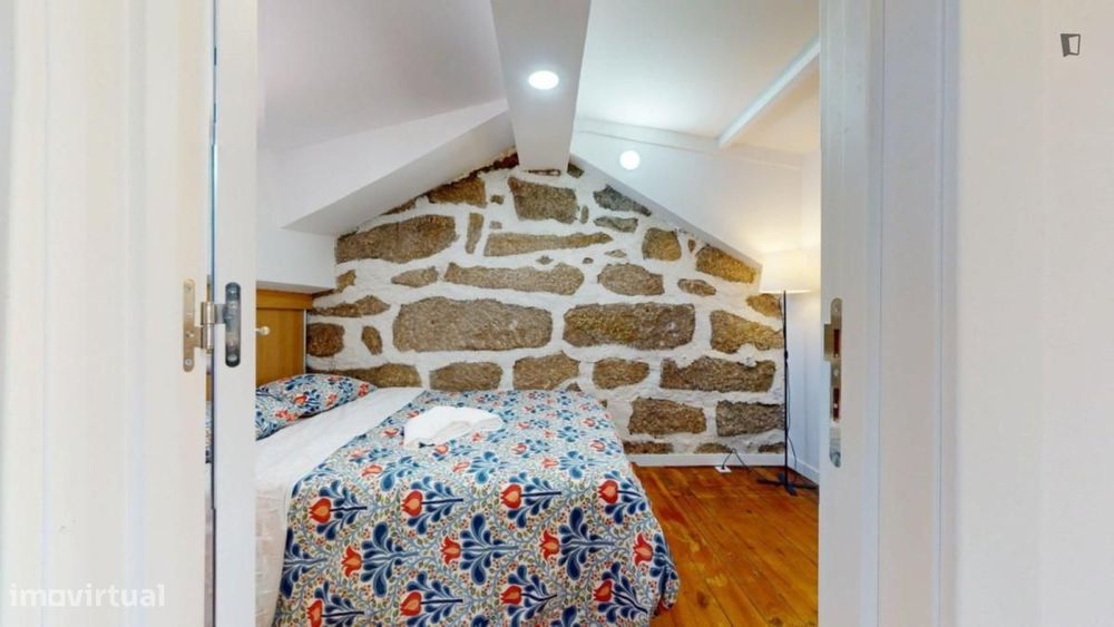 Quarto - localizado em Cedofeita Porto