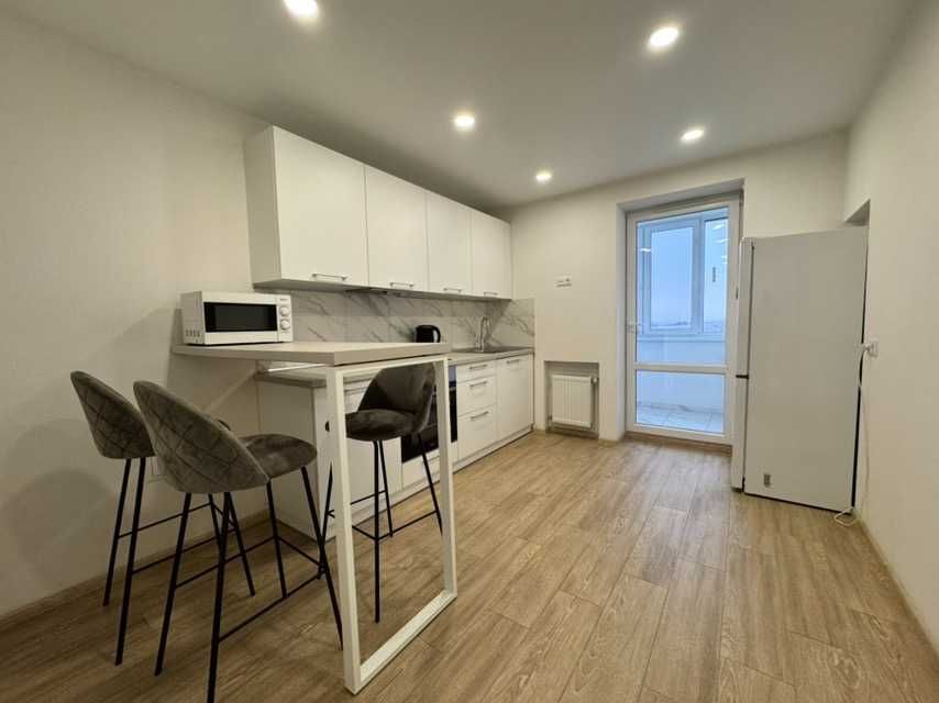 Оренда 2к квартири на Митниці