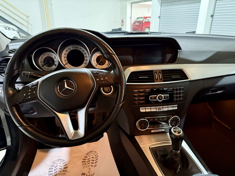 Mercedes-Benz C 220 — fotografia 10