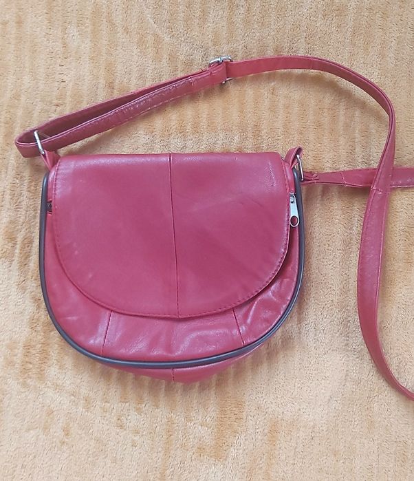 Шкіряна жіноча сумочка