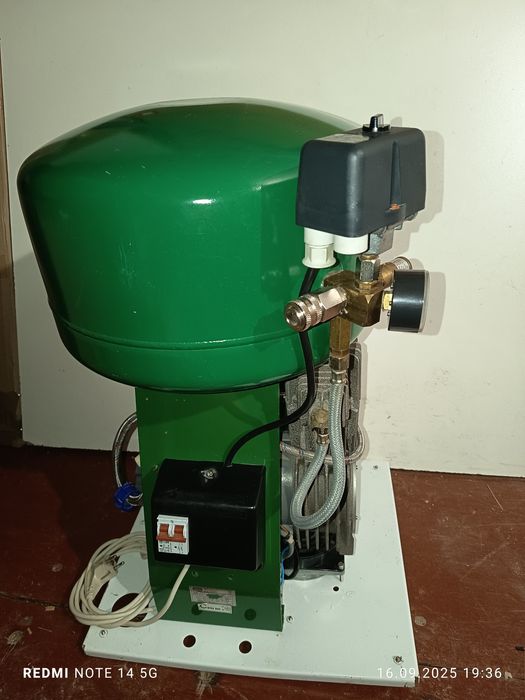 безмасляный компрессор EKOM DK50 PLUS,