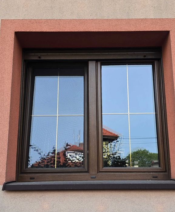 Okno 145 x 143cm Drutex  ORZECH z roletą i parapetem