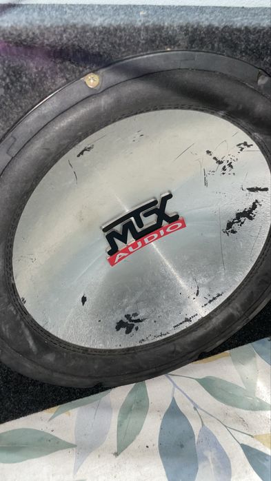 Subwoofer MTX + Amplificador