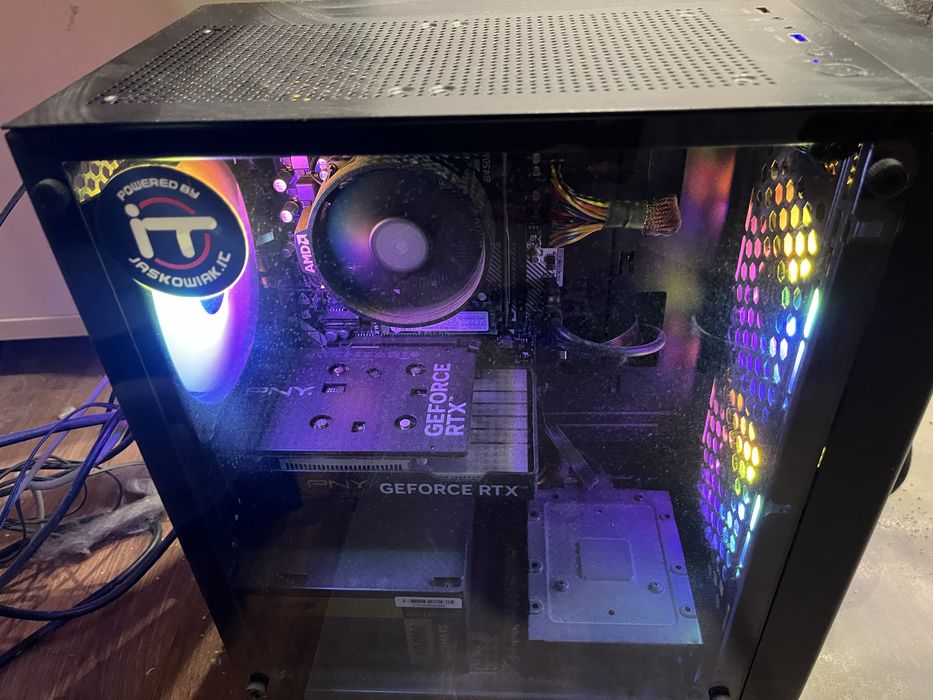 Komputer gamingowy plus  monitor