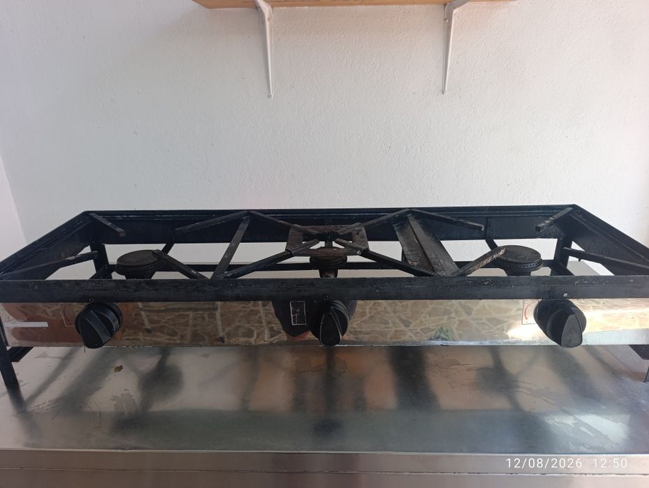 Vendo fogão trempe em bom estado