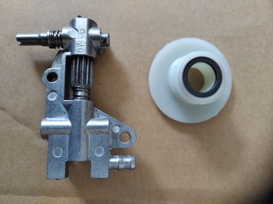 Pompa oleju piły spalinowej