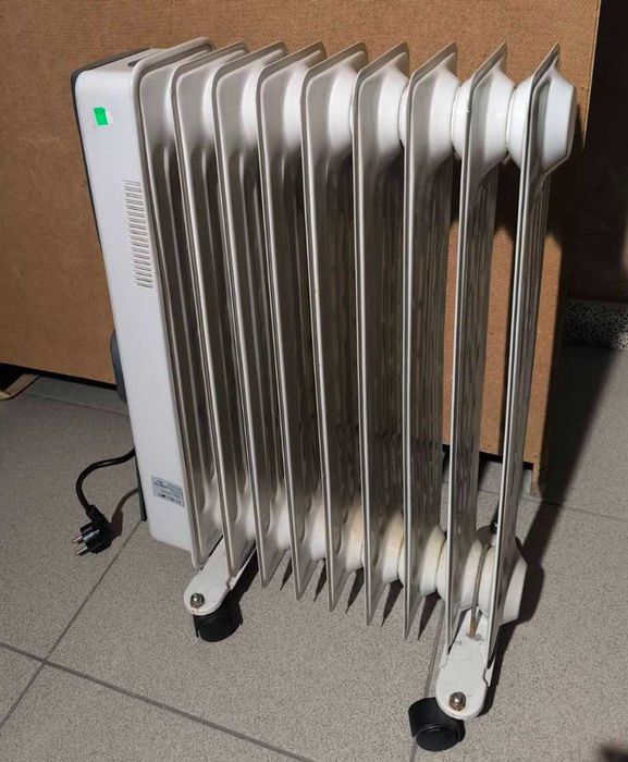 Масляний обігрівач 2000 Ват з таймером вмикання та вимикання