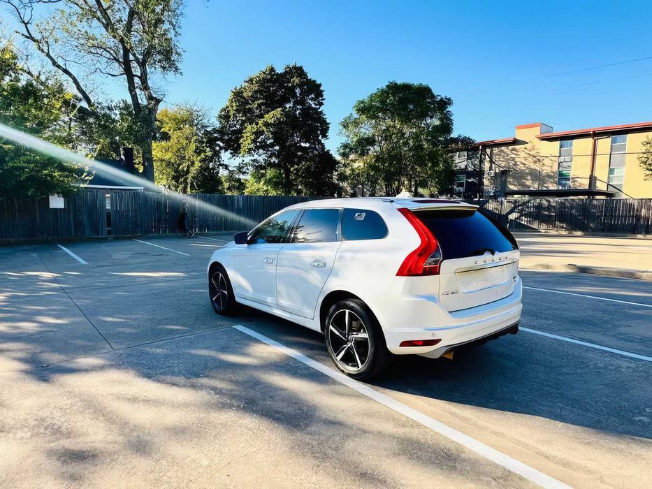 Volvo XC60      2015