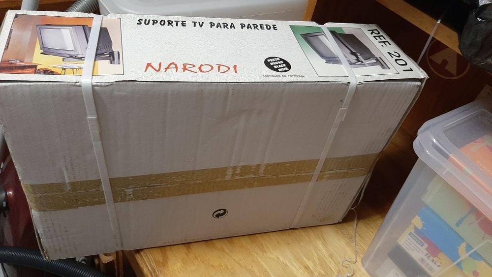 Suporte de parede  para TV novo