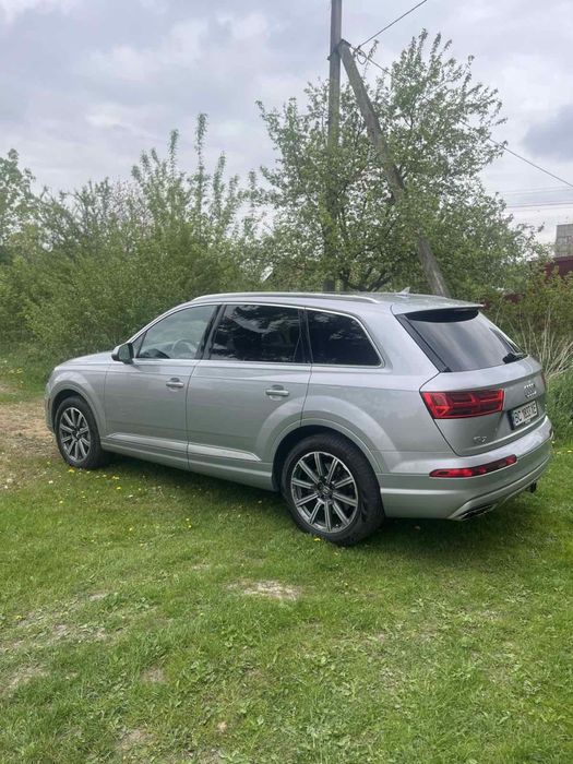 Продам Audi Q7 2017