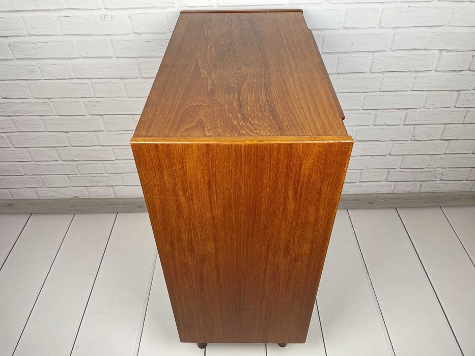 Duńska komoda tekowa highboy z lat 60 – Mid-Century, po renowacji, PRL
