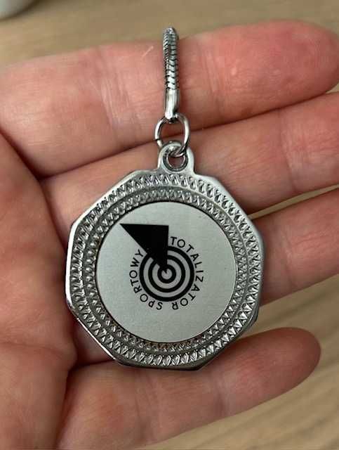 Brelok breloczek Zakład Kryminalistyki KGMO/Totalizator Sportowy PRL