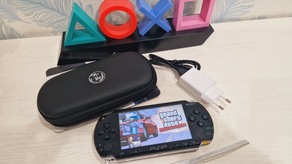 Япони. Sony PSP  64гиг с играми 136шт