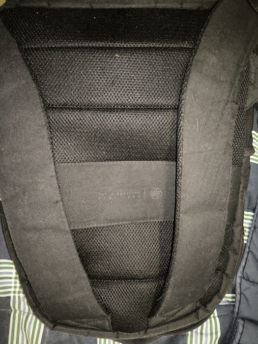 Mochila / mala preta axians da hp