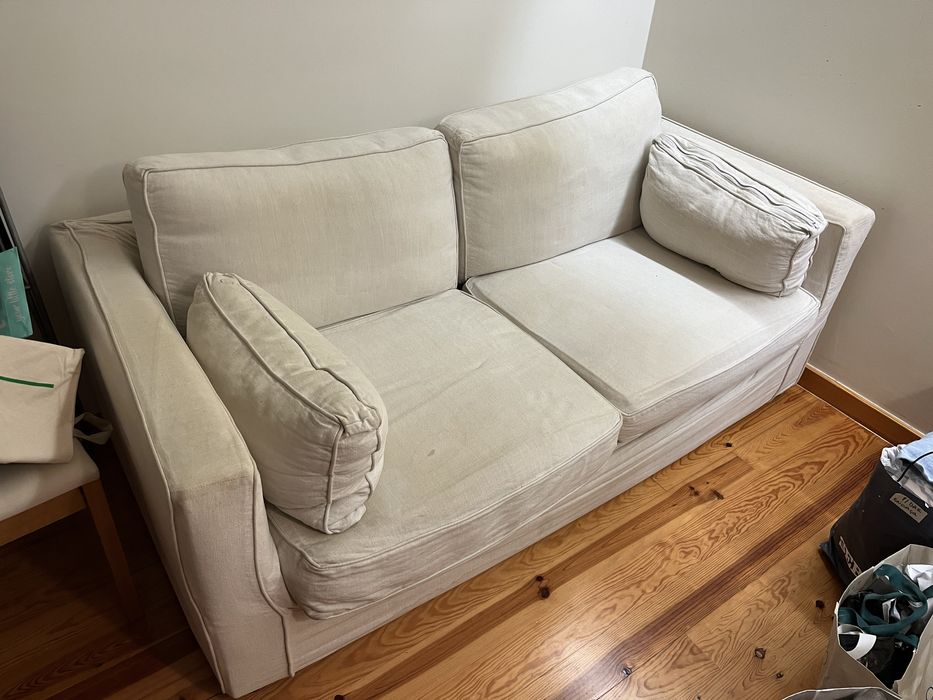 Sofá da Area a precisar de capas novas mas em bom estado
